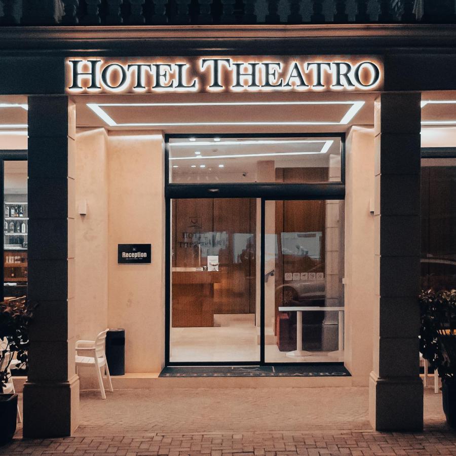 Hotel Theatro- City Center Tirana Bagian luar foto